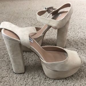 Steve Madden ‘Jillyy’ High Heels